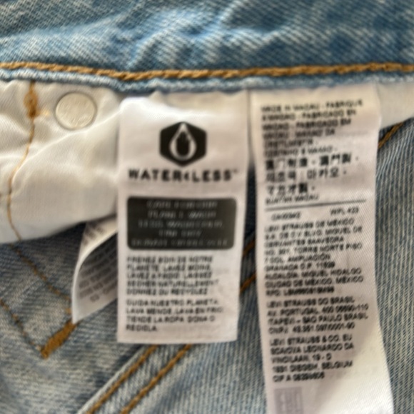 Levi 501 denim shorts size W 31 - Picture 3 of 4